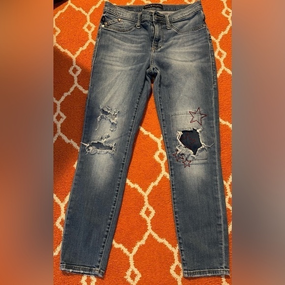 Rock & Republic size 6 blue distressed jeans - Picture 1 of 12